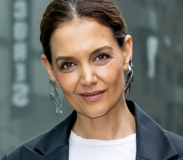 Katie Holmes' Husband, Age, Height, Weight, Net Worth, Career, And More