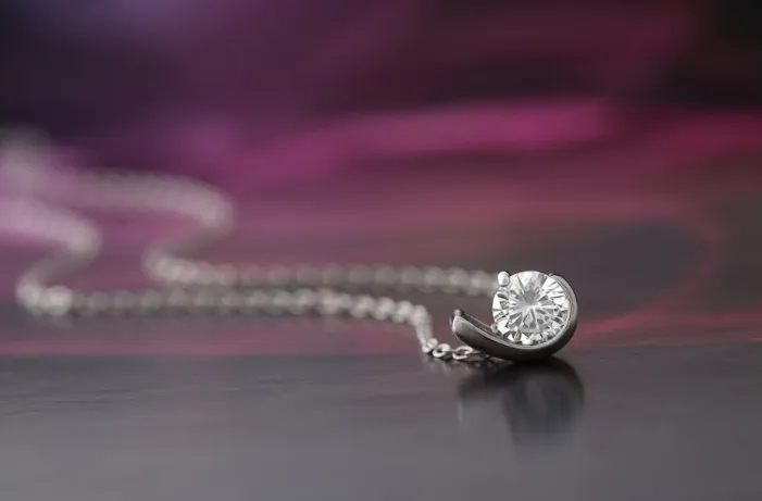 Navigating the Vast and Glittering World of Online Diamond Jewellery Navigating the Vast and Glittering World of Online Diamond Jewellery